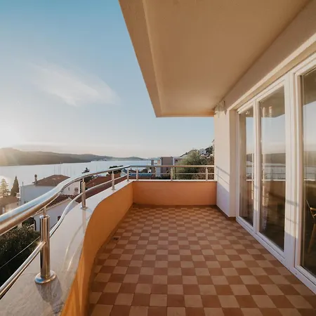 Panorama View 아파트 *